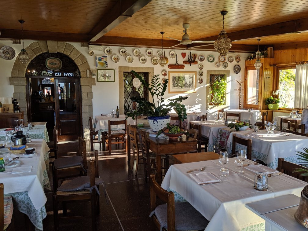 Albergo Ristorante Ai Pini主图