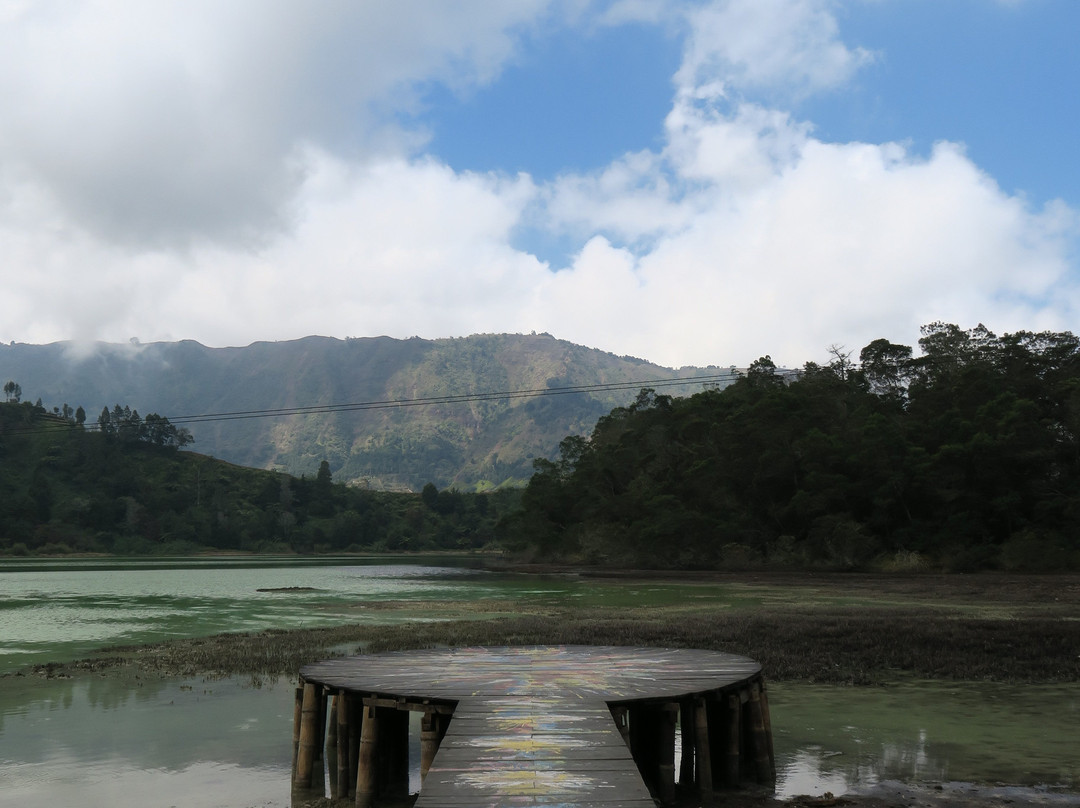 Telaga Warna景点图片