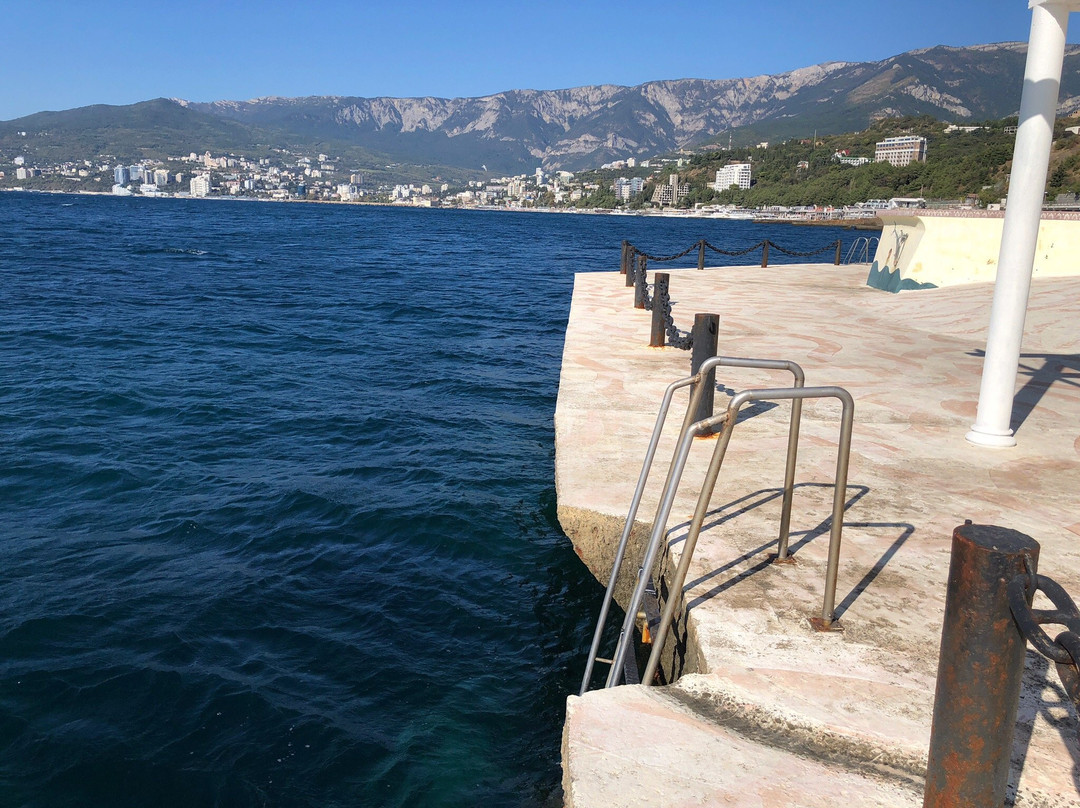 Yacht Club Hotel主图