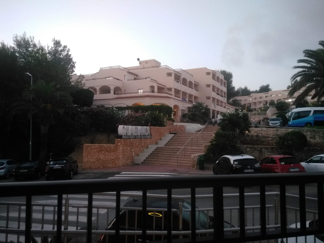Invisa Hotel Club Cala Blanca主图