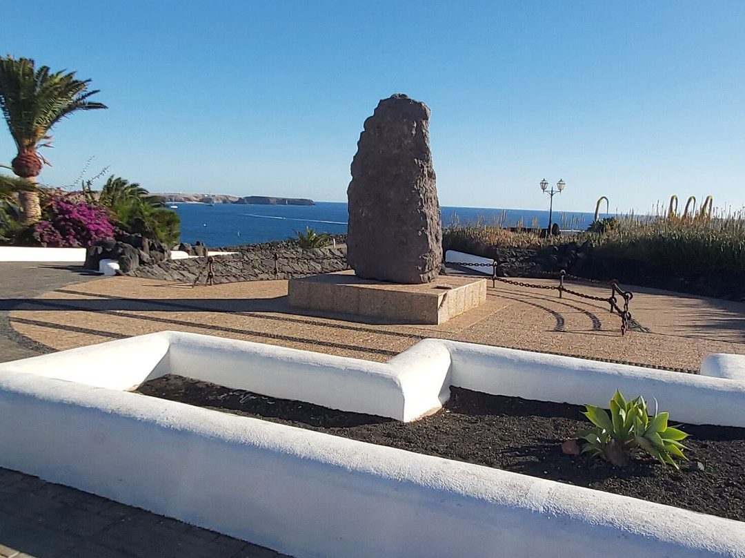 Stone Sculpture Mirador Papagayo景点图片