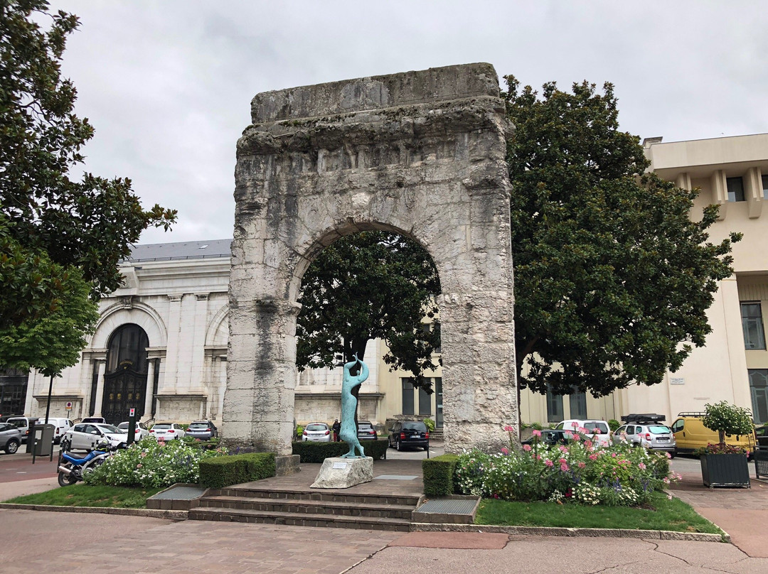 Arc De Campanus-艾克斯莱班必去景点