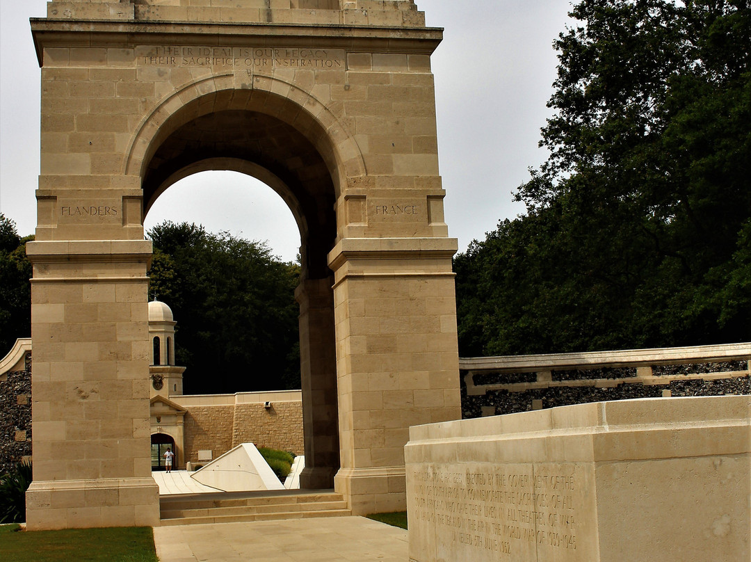Delville Wood War Memorial景点图片