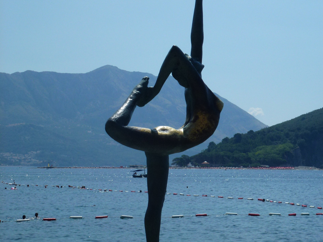 Budva Dancing girl-布德瓦必去景点