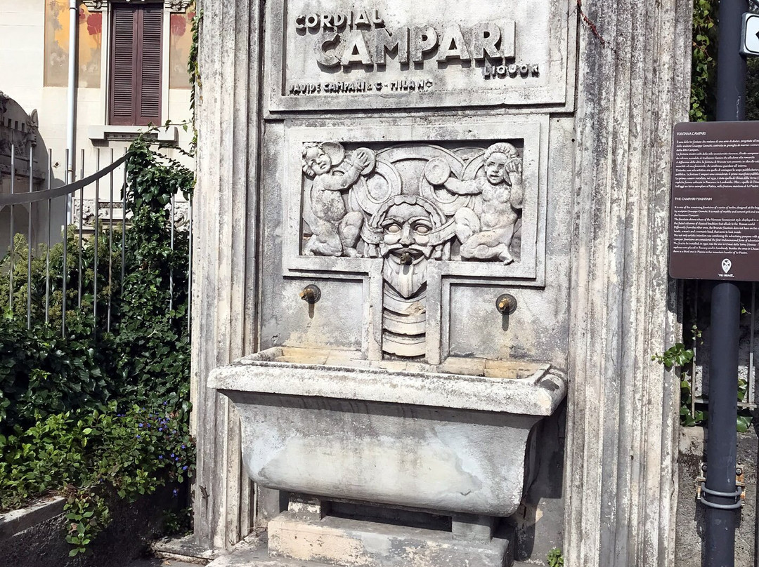 Fontana Del Campari景点图片