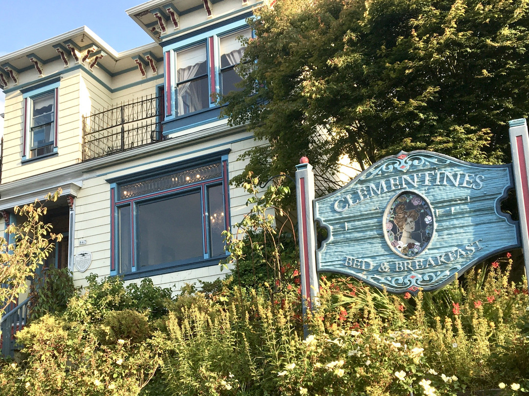 Clementine's Guest House & Vacation Rentals