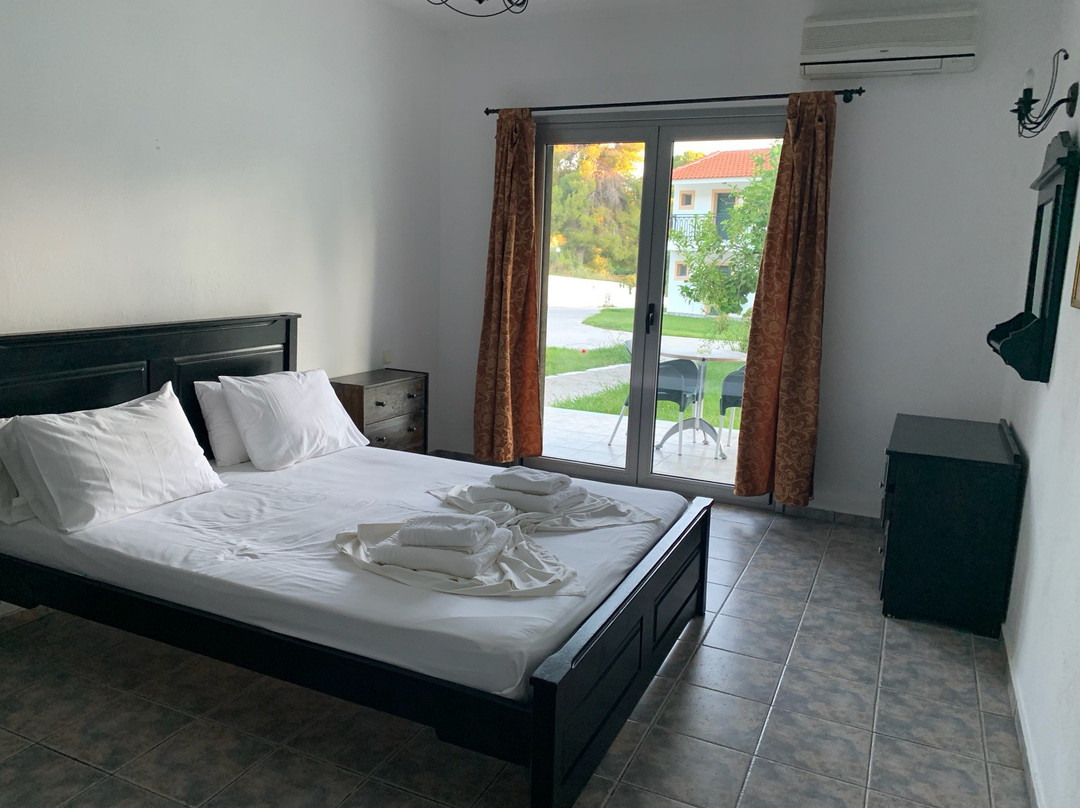 Eliso Studios & Apartments主图