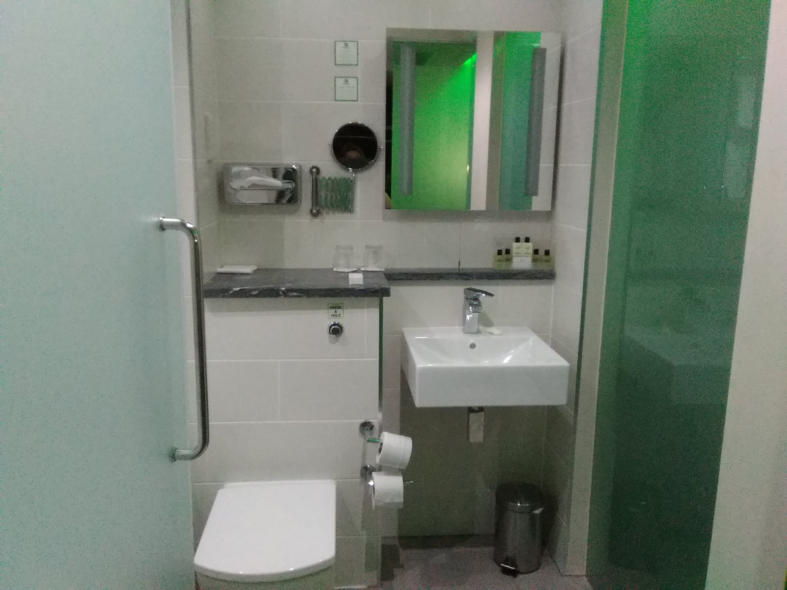 Holiday Inn Sittingbourne, an IHG hotel-浴室