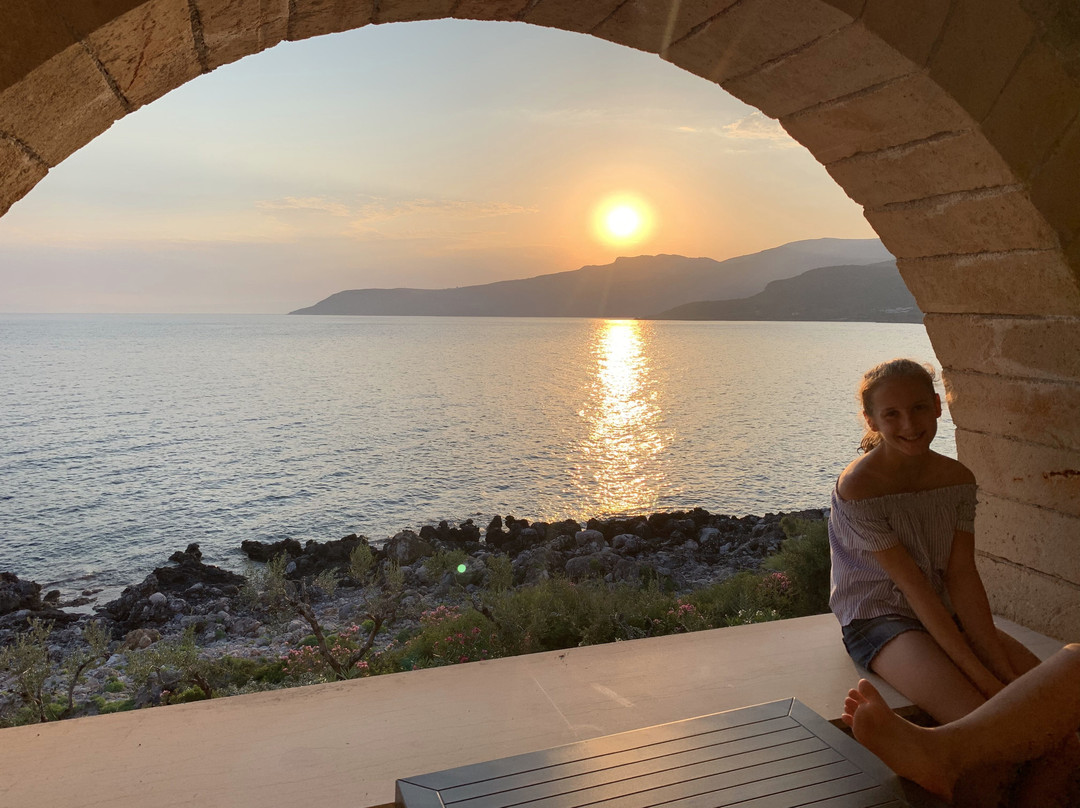 Anniska & Liakoto主图