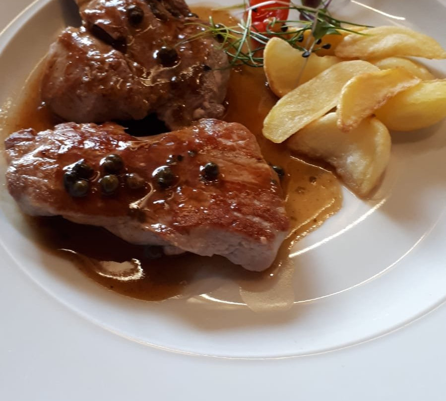 金色玫瑰酒店主图