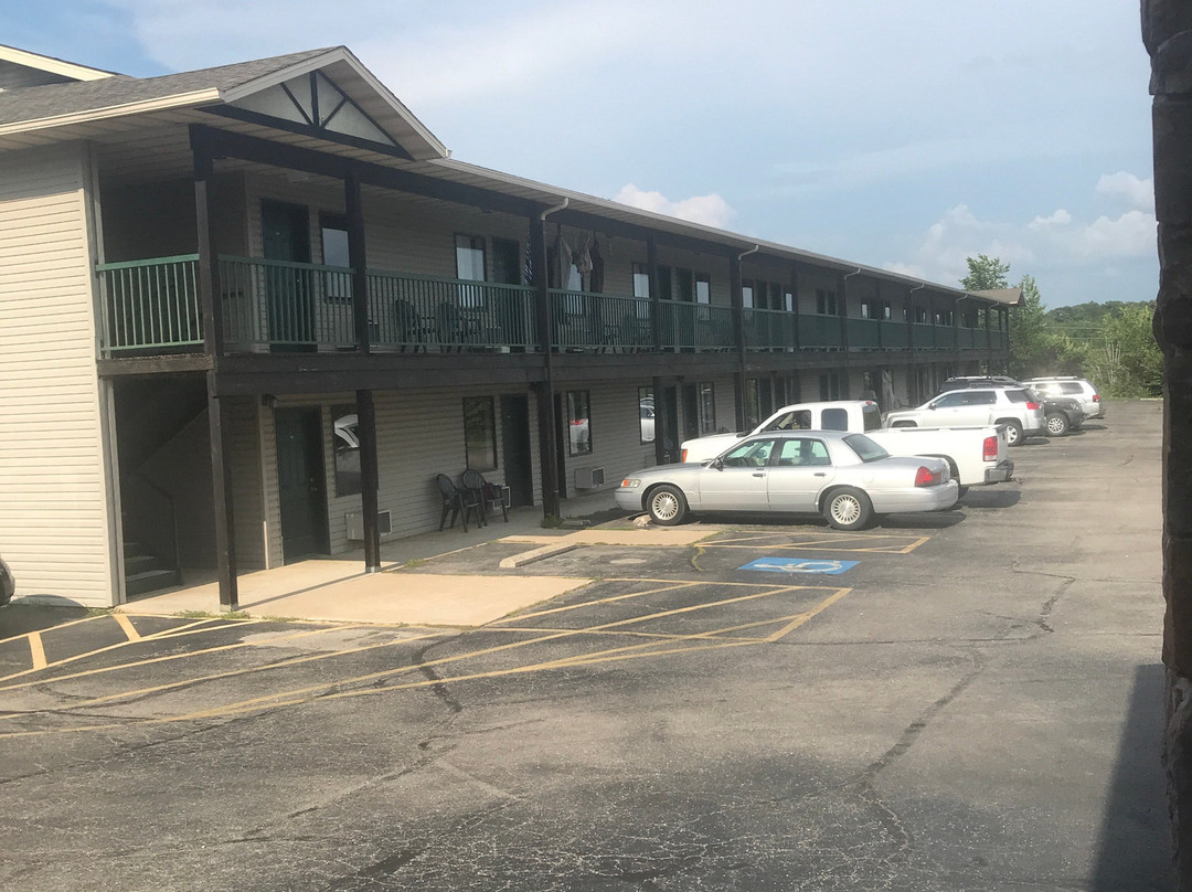Bennett Spring Inn