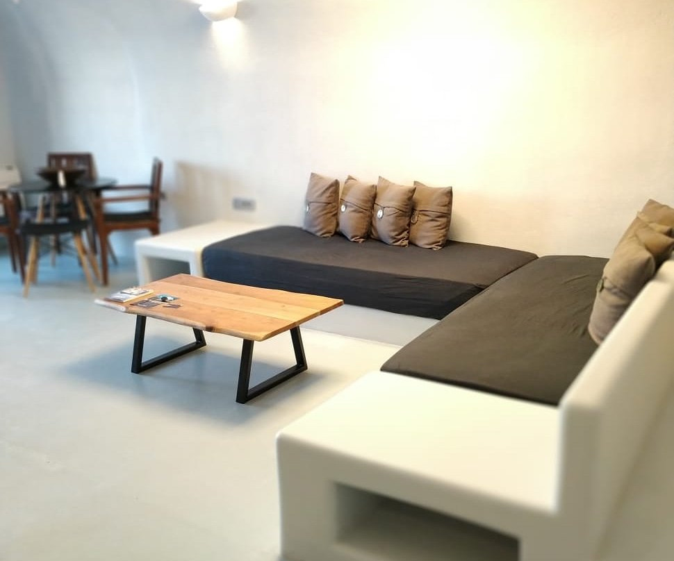 Elia 1968 Cave Houses主图