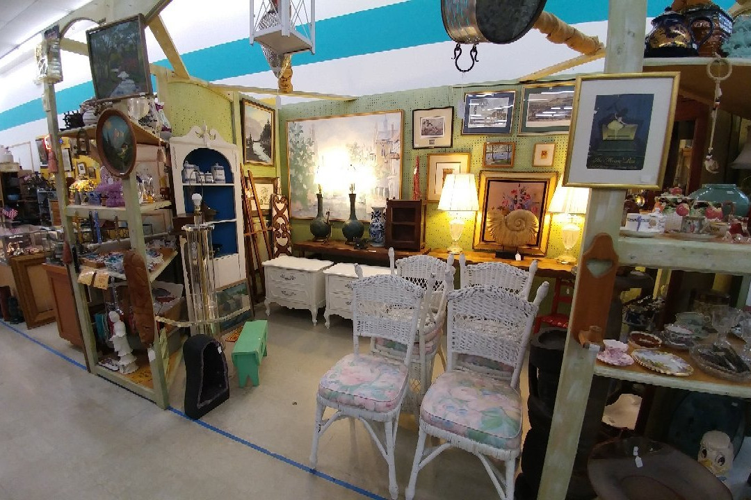 Indian River Antique Mall景点图片
