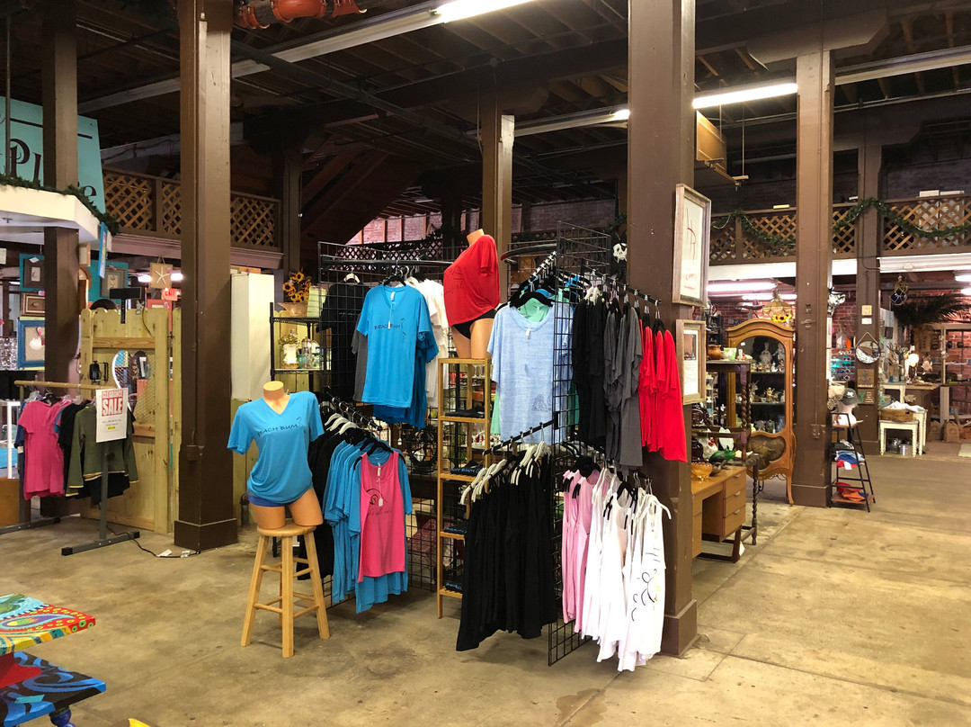 The Marketplace at Peanut Butter Warehouse-盖维斯顿必去景点