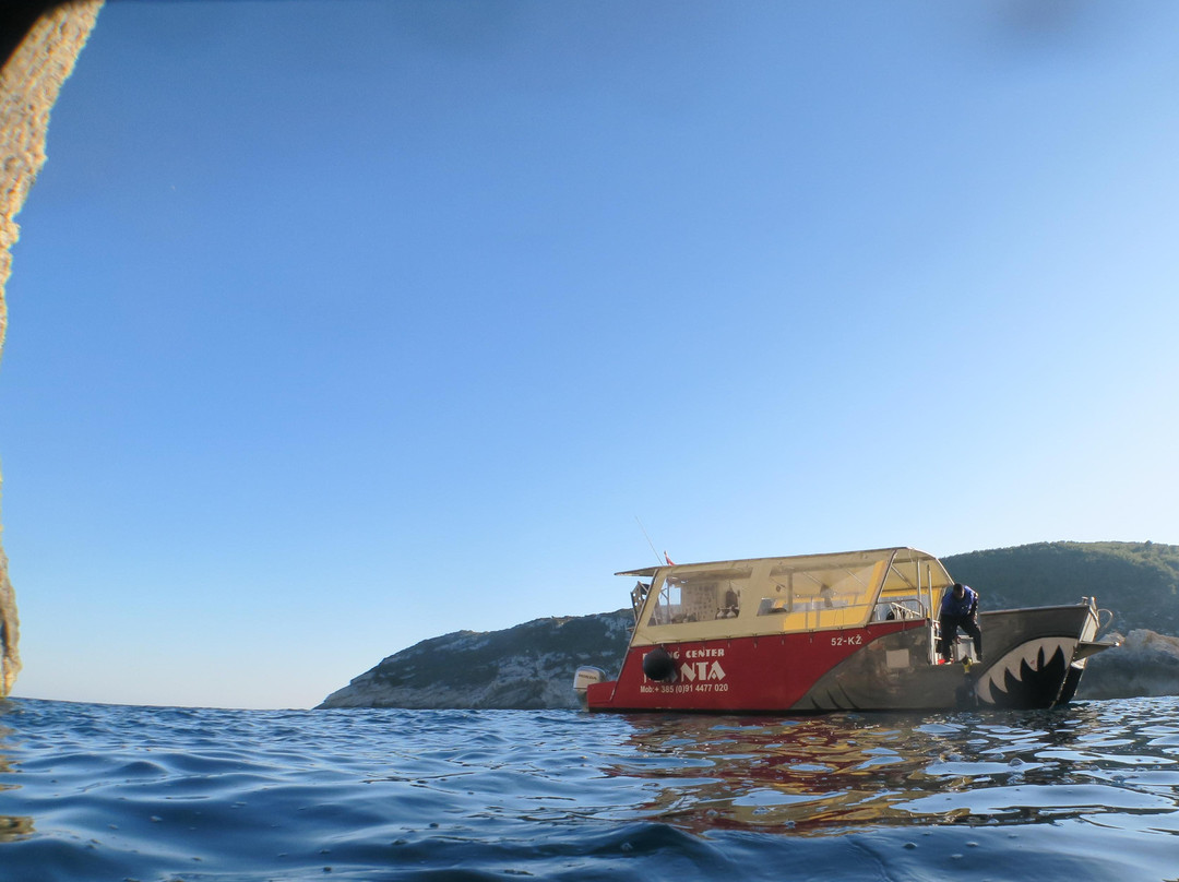 Manta Diving Centre-Komiza必去景点