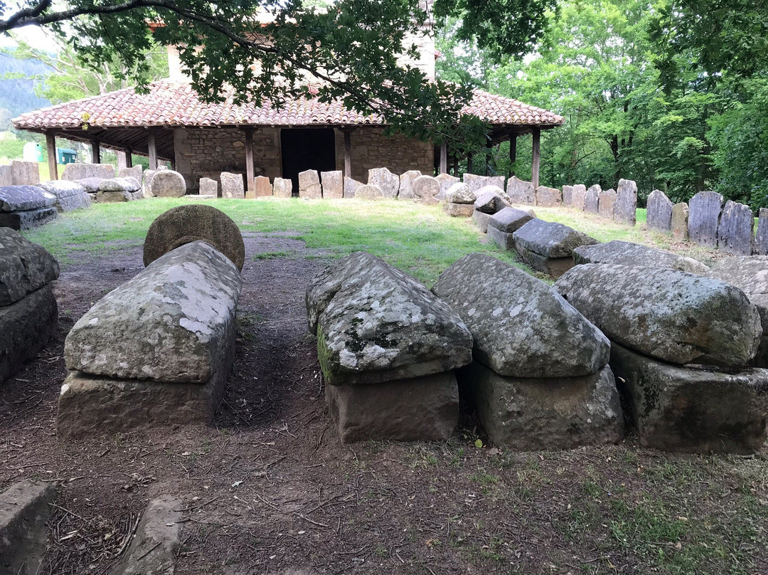 Necropolis de Argineta景点图片