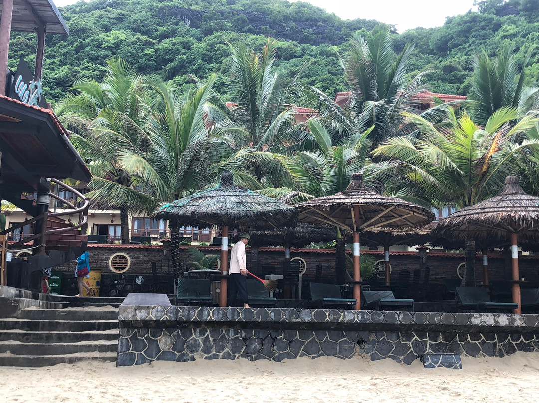 吉婆岛日出度假酒店主图