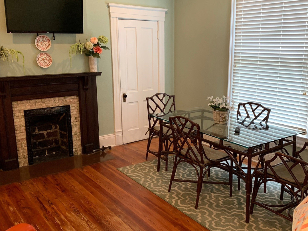 Colonel's Cottage Inns主图