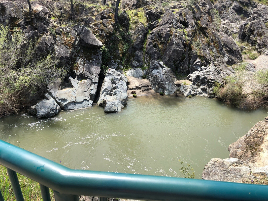 Clear Creek-雷丁必去景点