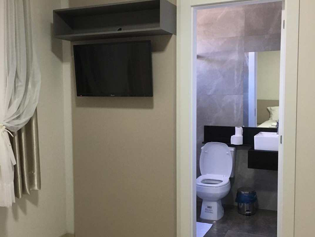 Petri Plaza Hotel主图