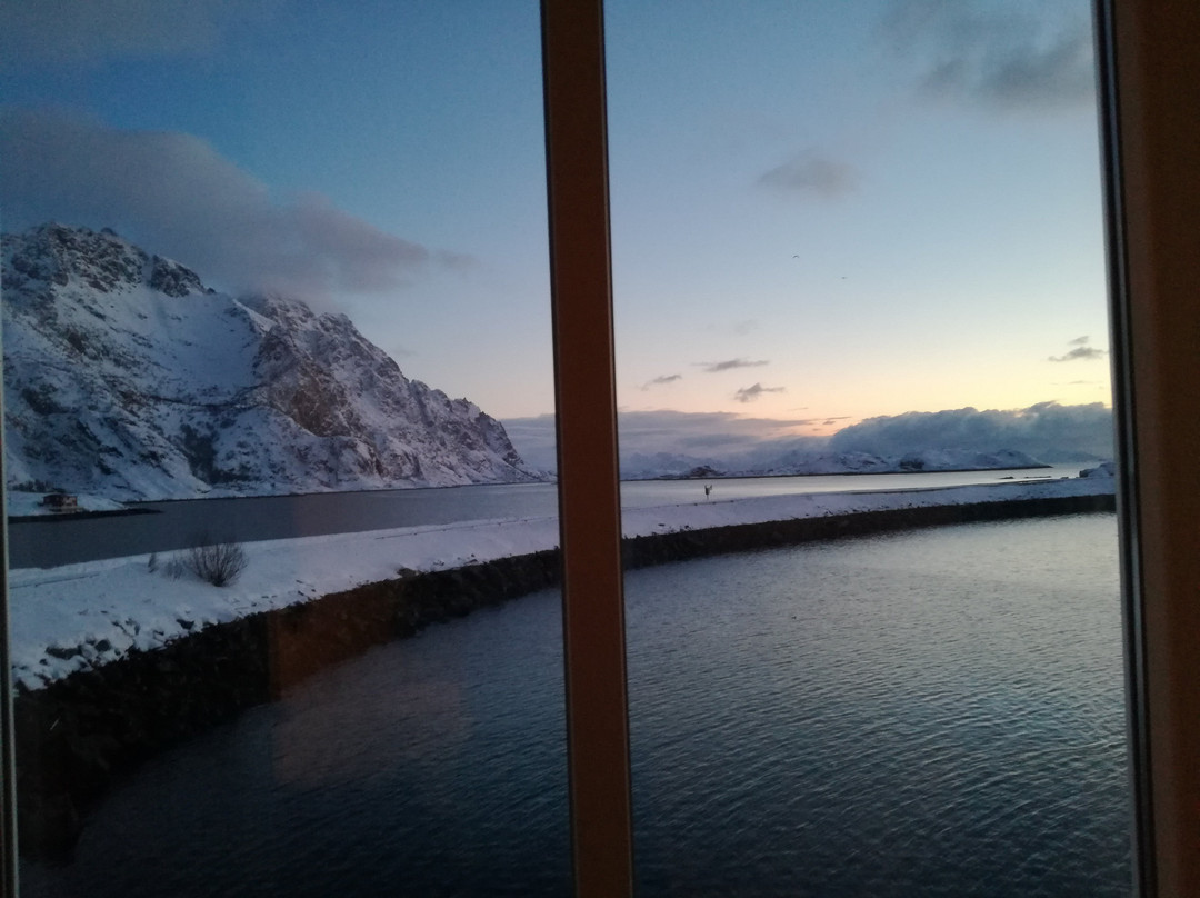Fast Hotel Henningsvær主图