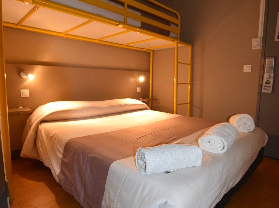 Face West Hotel Le Pontet主图