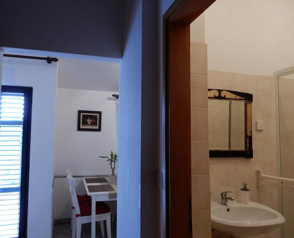 Apartments Lav主图