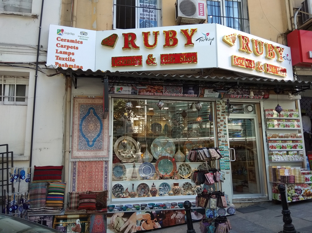 Ruby Ceramics & Gift Shop景点图片