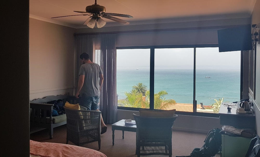 The Edward Charles Manor主图