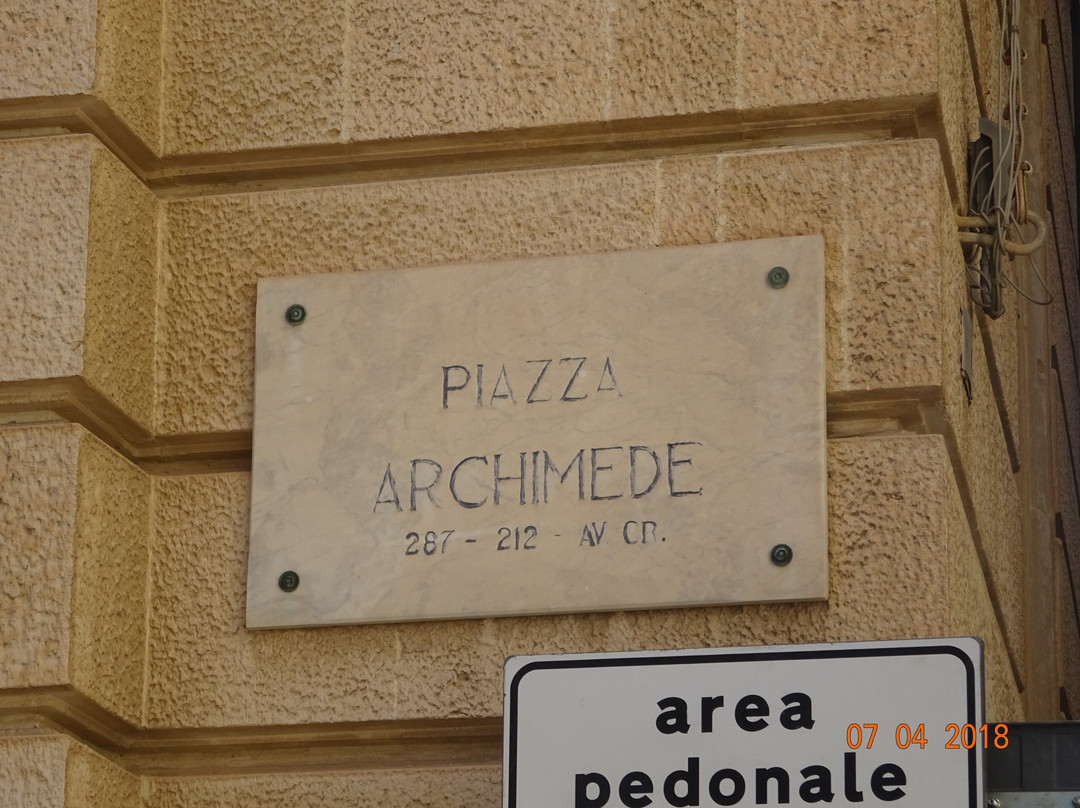 Piazza Archimede景点图片