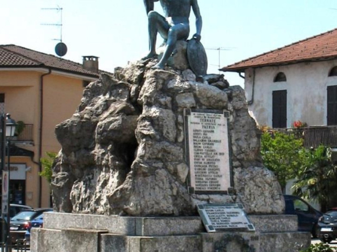 Monumento ai Caduti di Ternate景点图片