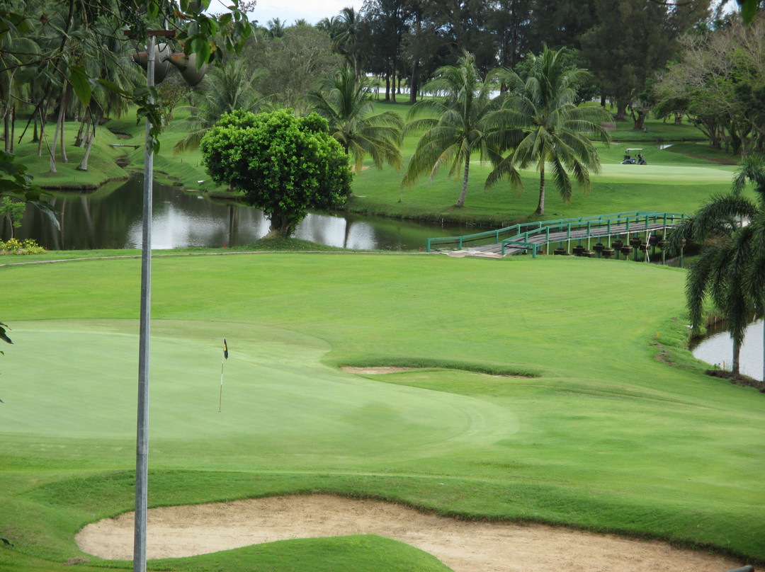 Pantai Mentiri Golf Club-斯里巴加湾必去景点