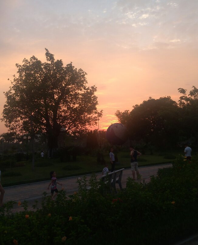 Hoa Binh Park-Bắc Từ Liêm必去景点