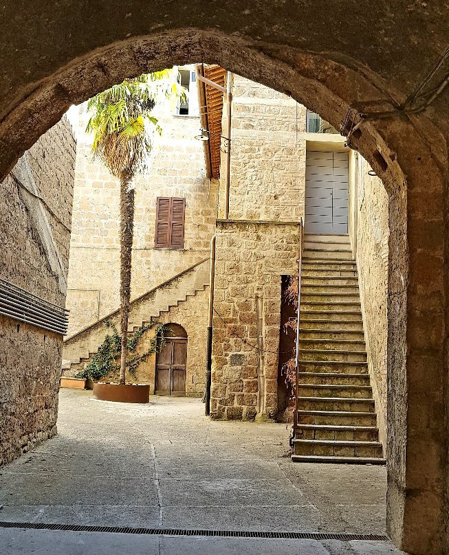 Porano旅游景点-La Corte Dei Miracoli