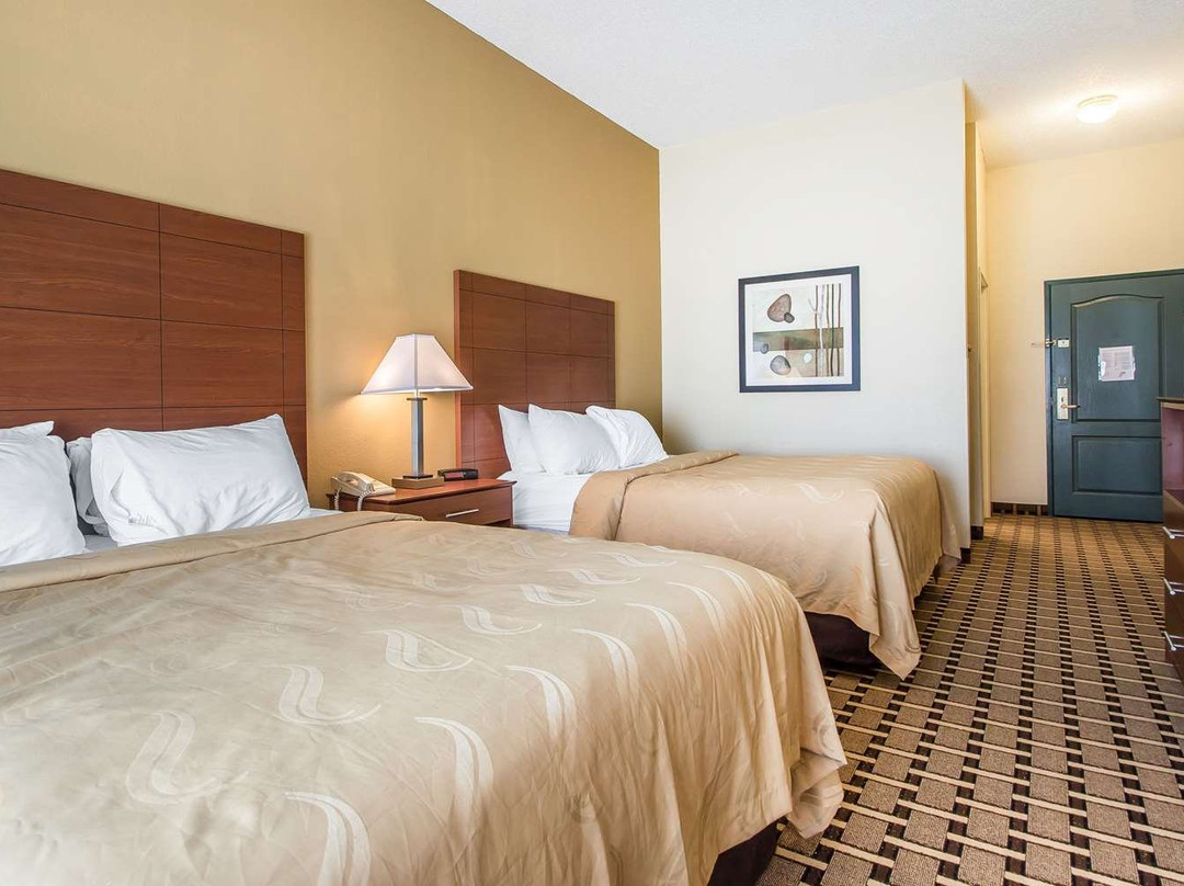 Quality Inn & Suites East Troy I-43主图