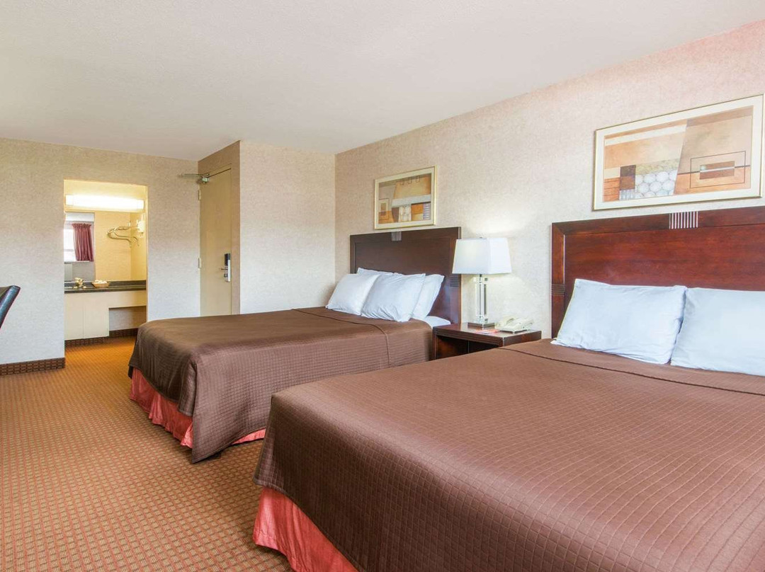 Howard Johnson by Wyndham Gravenhurst主图