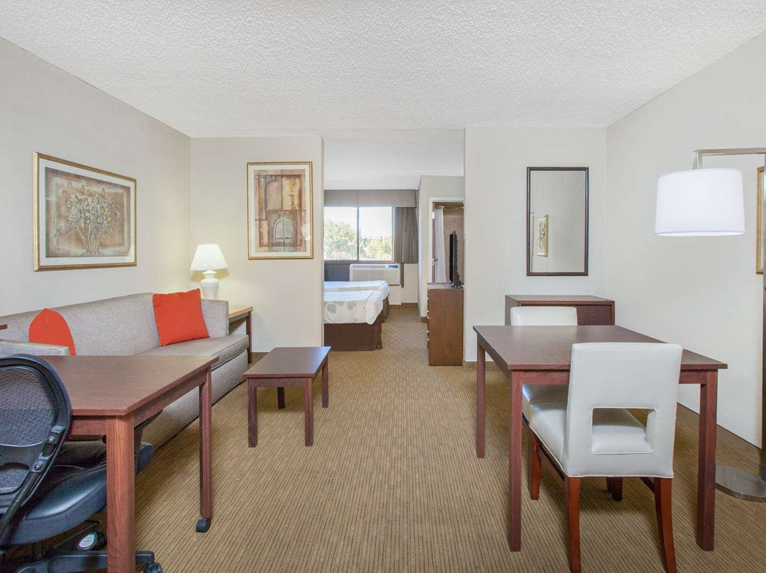 Hawthorn Suites by Wyndham Midwest City Tinker Afb主图