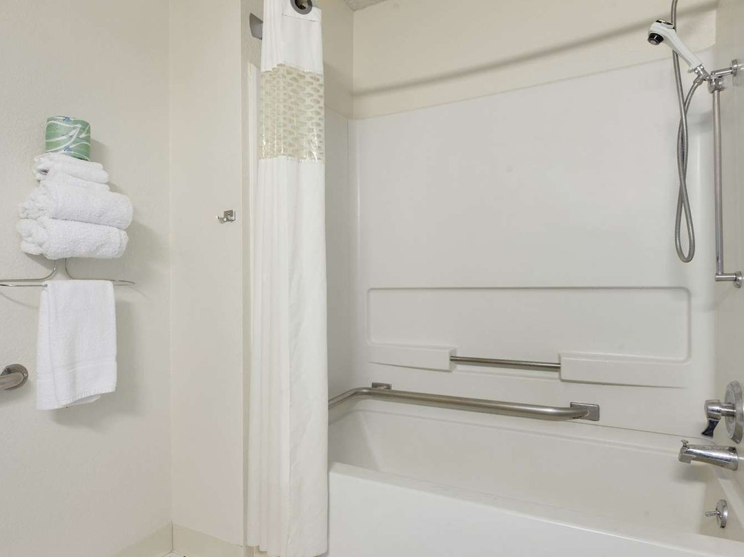 Super 8 by Wyndham Canton / Livonia Area主图