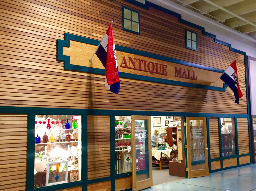 Plain & Fancy Antique Mall-大福克斯必去景点