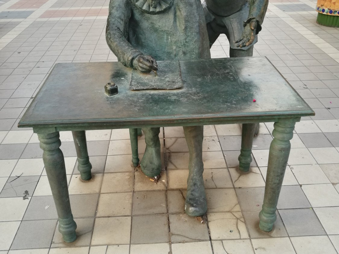 Estatuas de Miguel de Cervantes y El Quijote-梅利利亚必去景点