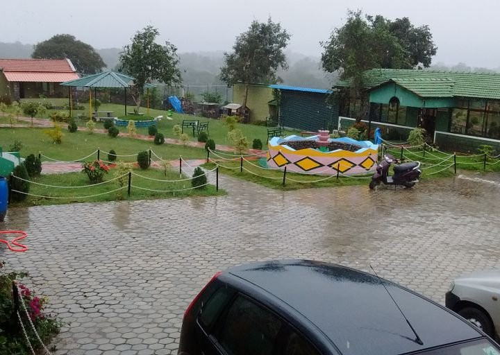 Misty Wood Resorts & Restaurants主图