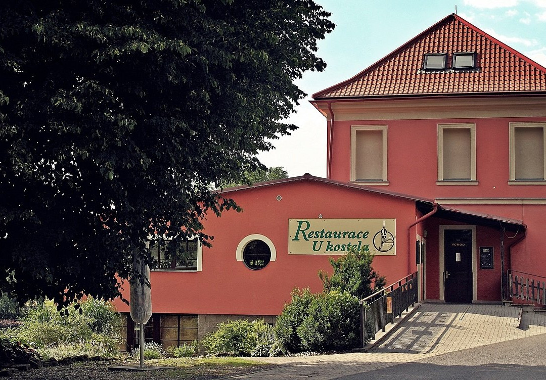 Ruzova餐馆和美食-Restaurace U Kostela