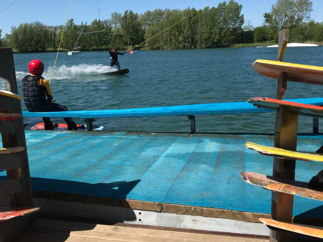 Teleski Nautique Bram-Bram必去景点
