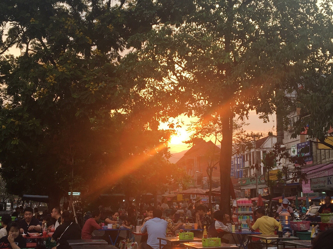 Bumrung Buri Market-清迈必去景点