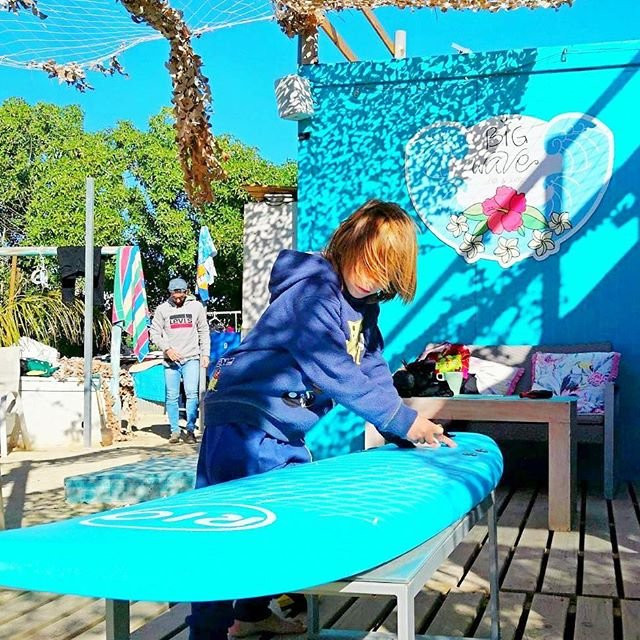 Big Wave Surf School景点图片
