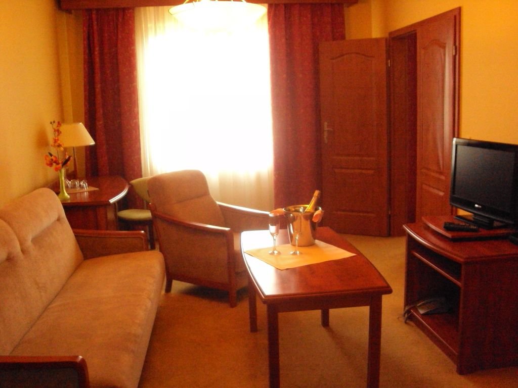 Hotel Piast-官方