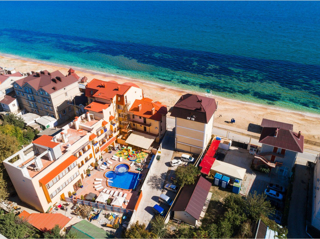 Na Chernomorskoj Hotel