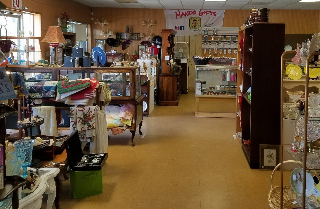 Gabi's Attic Antiques & Uniques-Santee必去景点