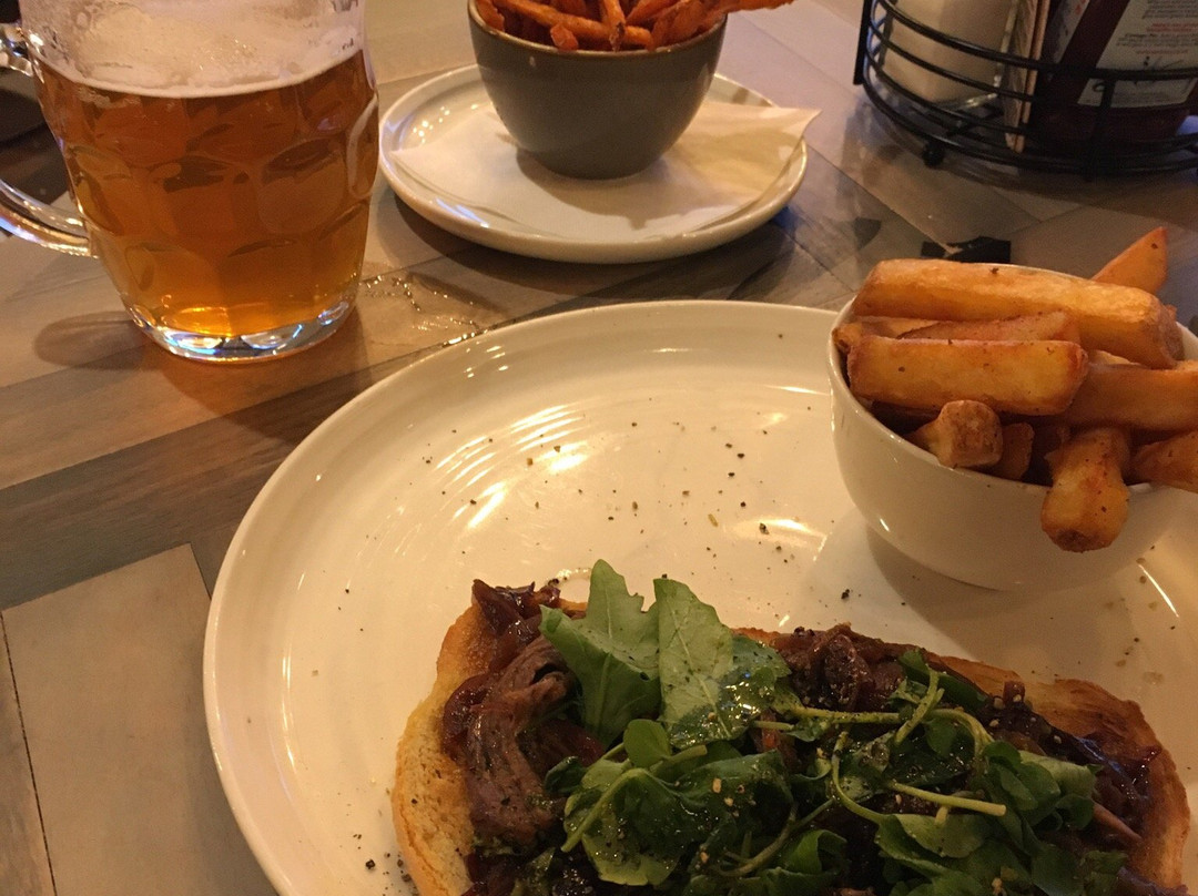 The Smithfield - Luton Airport