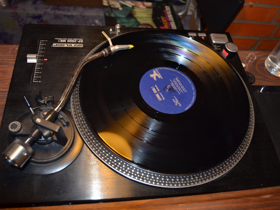 X & Records景点图片